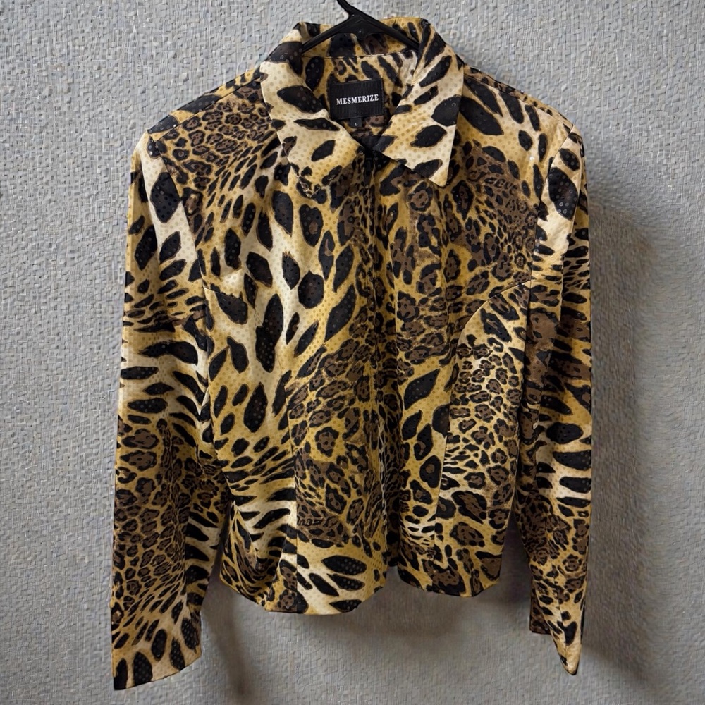 Mesmerize Women's Leopard Print Teddy Jacket - Brown/Black